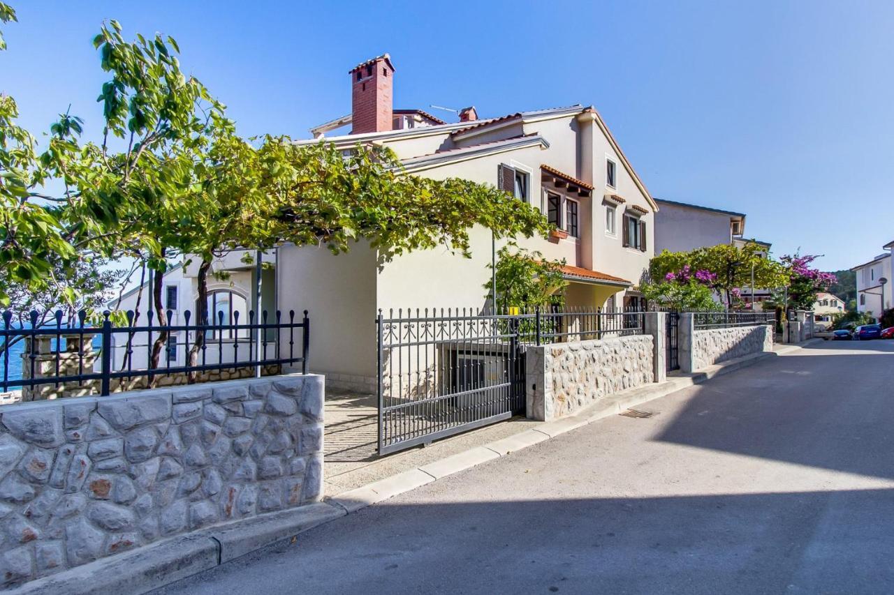 Apartments With A Parking Space Mali Lošinj Eksteriør billede