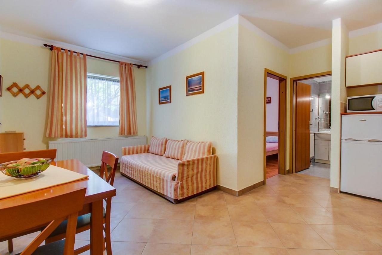 Apartments With A Parking Space Mali Lošinj Eksteriør billede